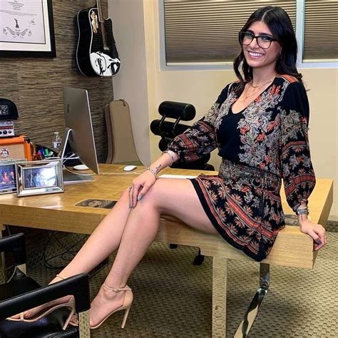 mia khalifa high heels|Mia Khalifa In High Heels Vidéos Porno 